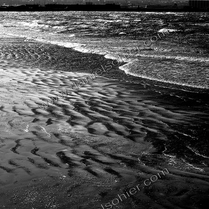 COUP DE VENT - Cherbourg en Cotentin - Manche - France 2008 - Hasselblad 6x6 argentique Photographie N° Alcrm 01 COUP DE VENT - Cherbourg en Cotentin - Manche - France 2008 - Hasselblad 6x6 argentique Photographie N° Alcrm 01
